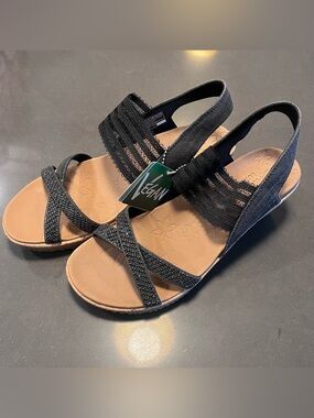 Skechers Beverlee Luxe Foam Wedge Sandals Black Rhinestone 9 Vegan Slingback New